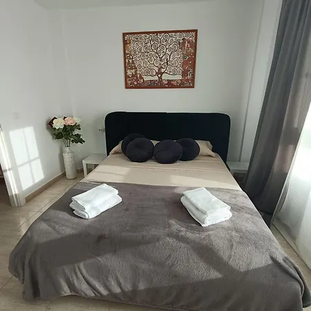 Residencia Arcoiris Apartment *